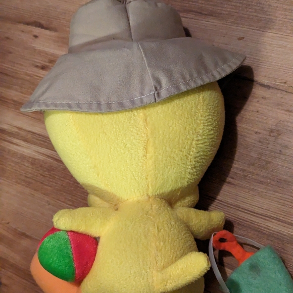 Warner Brothers Tweety Bird Plush Beach Theme Shovel Bucket Hat Beach Ball 10” - Picture 3 of 9